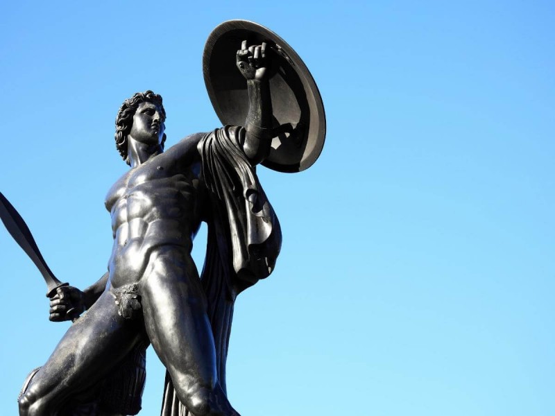 Wellingtonův památník v Londýně zobrazující sochu Achillese.