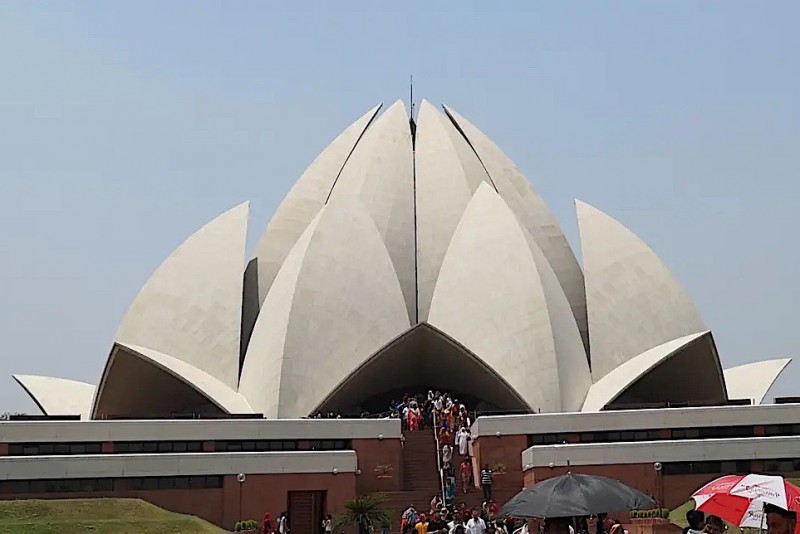 Bahaistický chrám Lotus Temple v Dillí.