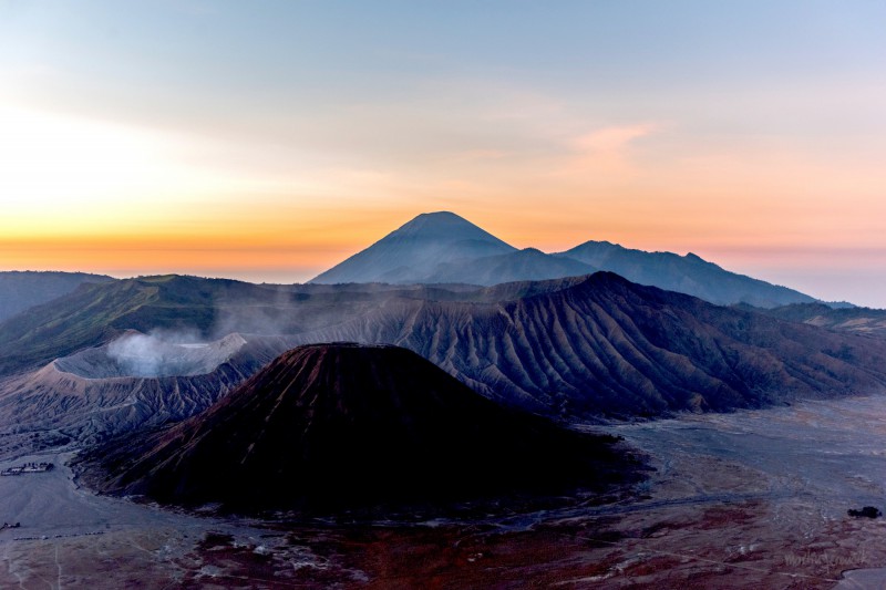 Východ slunce nad sopkou Bromo, Jáva