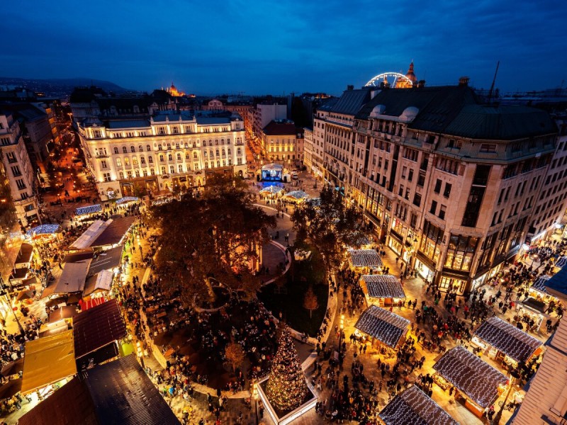 Vánoční trhy v Budapešti.