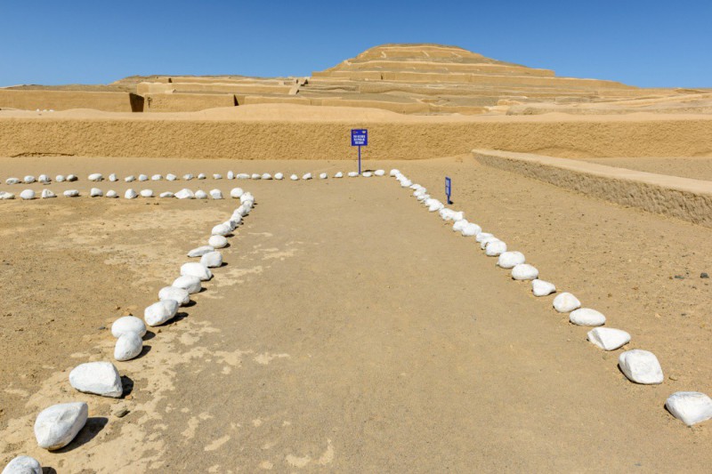 Cesta k pyramidám Cahuachi.