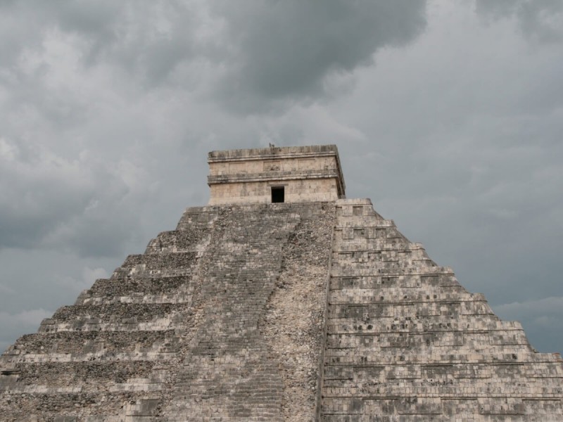 Pyramida El Castillo v Chichen Itza