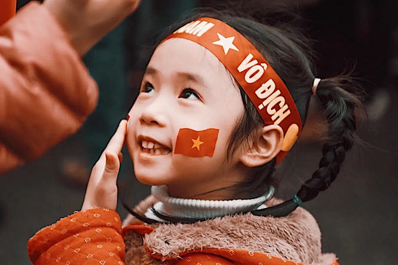 Vietnamské dítě na oslavách.