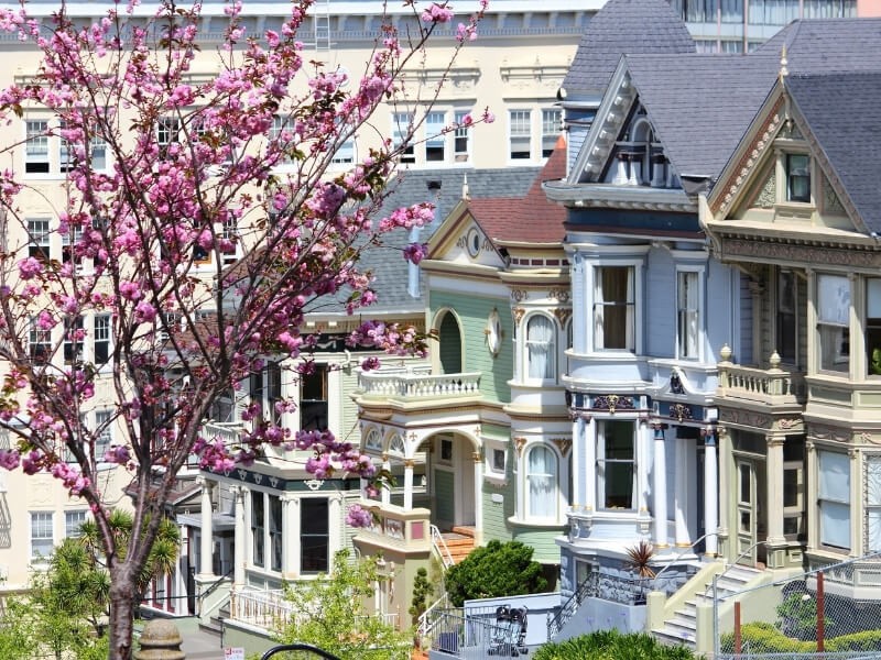 Barevné domy Malované dámy v San Franciscu.
