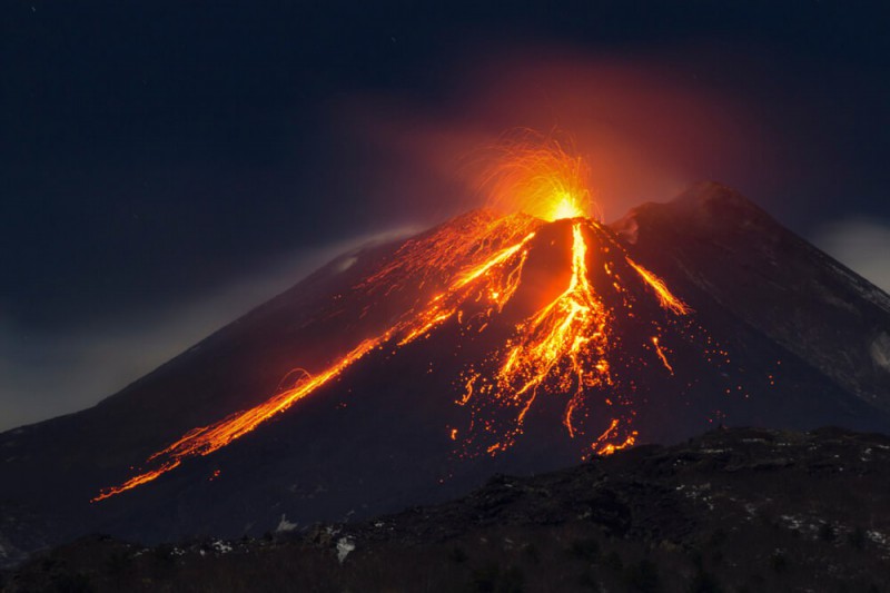 Erupce sopky Etna v Itálii