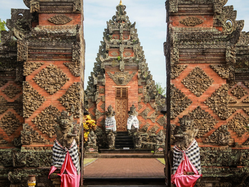 Vstupní brána balijských chrámů v Gianyar na Bali.