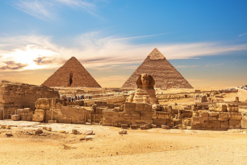 Světoznámé pyramidy v Gíze.