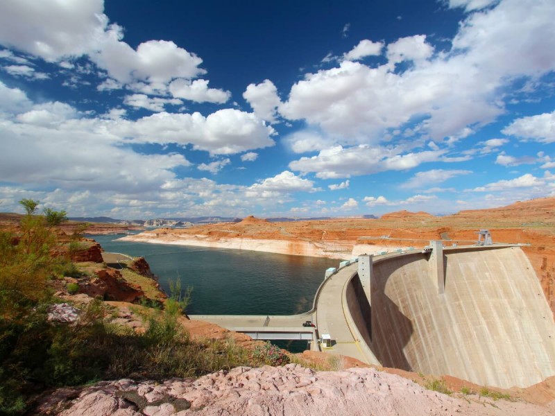 Přehrada Glen Canyon Dam.