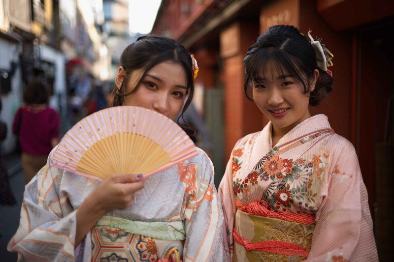 Slečny v tradičním japonském kimonu.