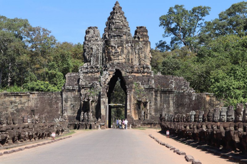 Vstupní brana do města Angkor Thom.