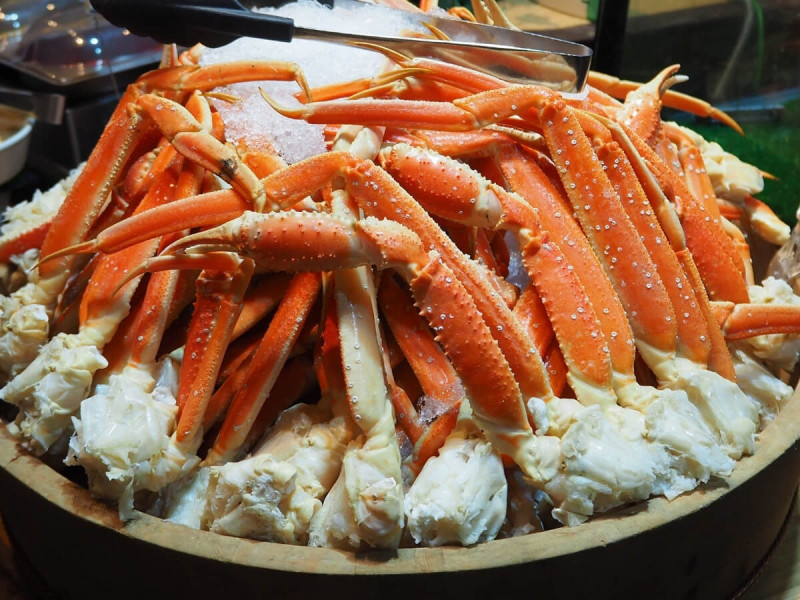 King krab na talíři.