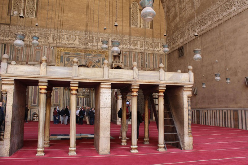 Vnitřek mešity sultána Hassana