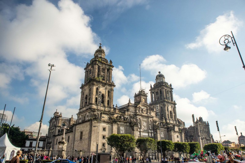 Metropolitní katedrála v Mexico City.