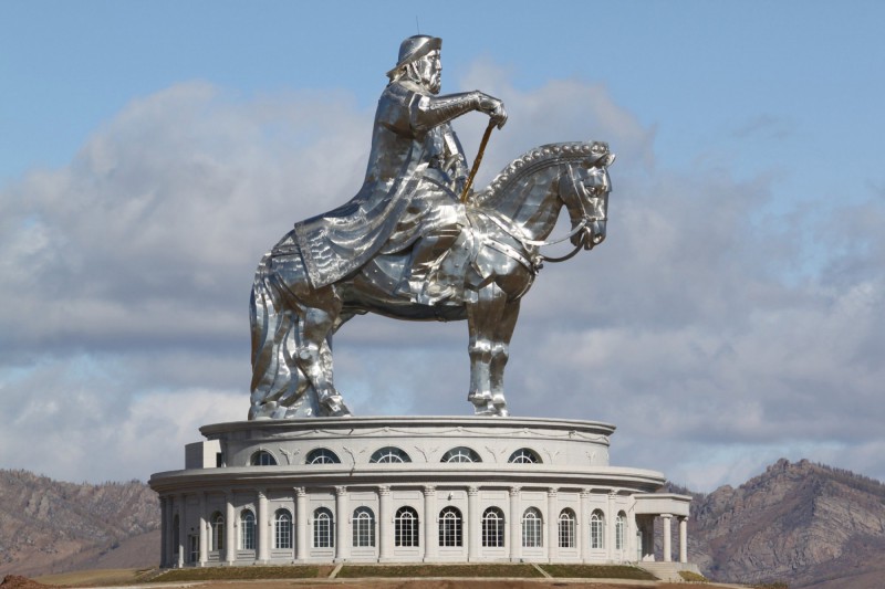 Obrovská socha Džingis-chána v Mongolsku