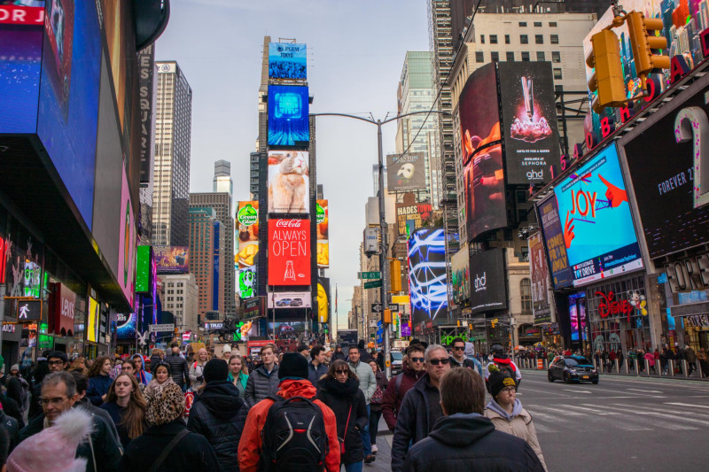Times Square před vypuknutím obrovských novoročních oslav.