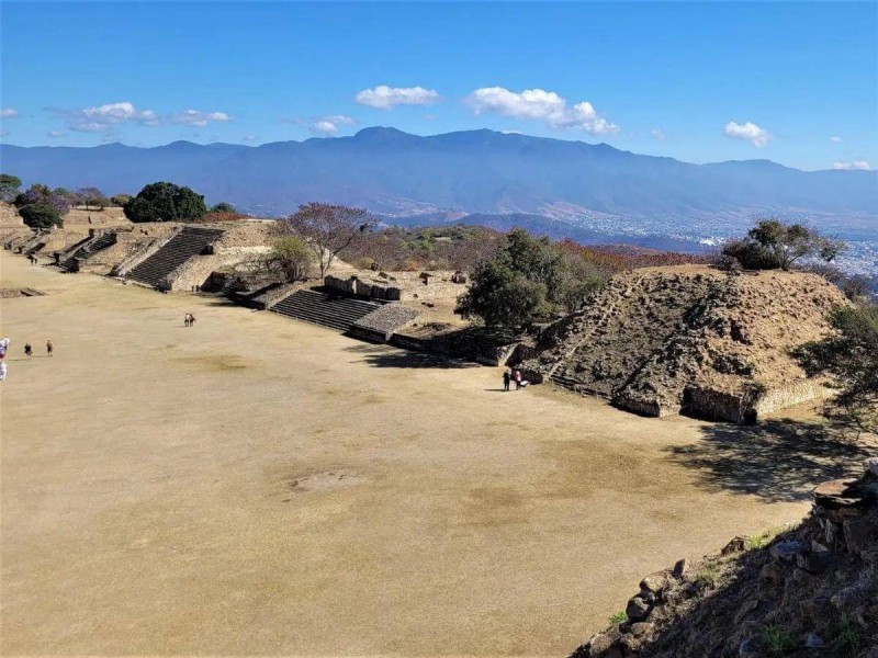 Hlavní město Zapotéků Monte Albán.