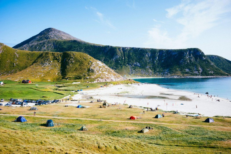 Bílé pláže Norska a krásná příroda.