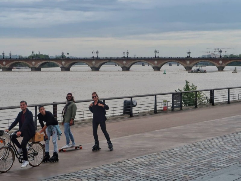 Molo a most Pont de Pierre.