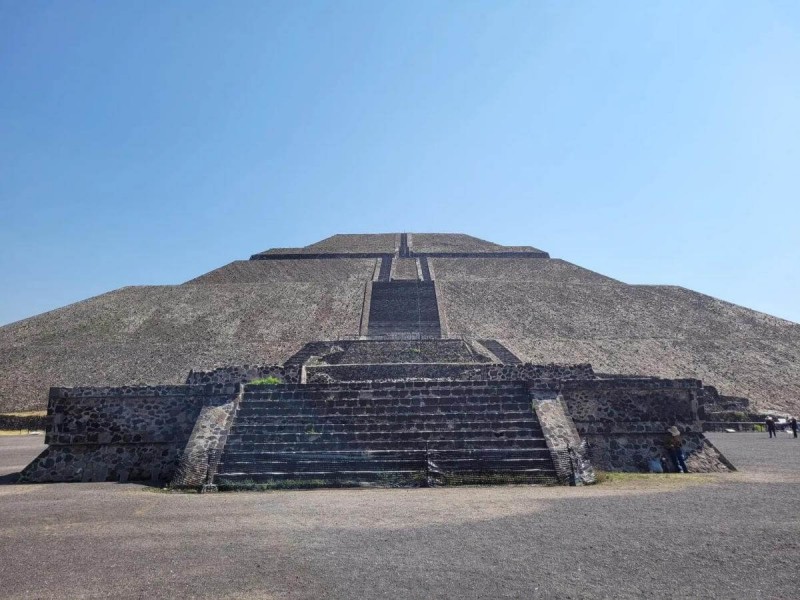 Pyramida slunce v Teotihuacánu.