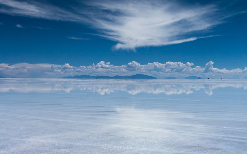Solná pláň Salar de Uyuni po dešti. Ráj pro fotografy.
