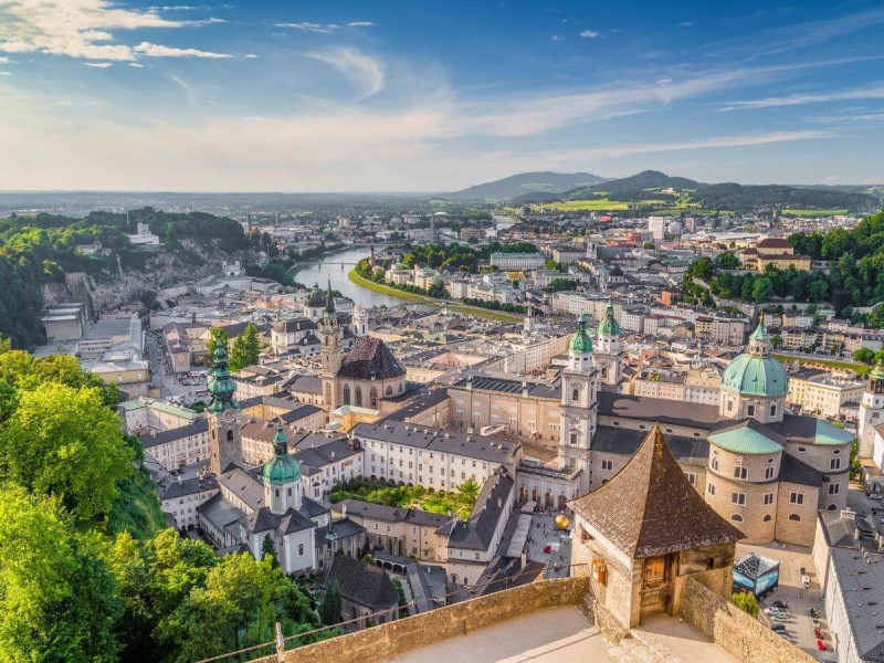 Výhled na město Salzburg.
