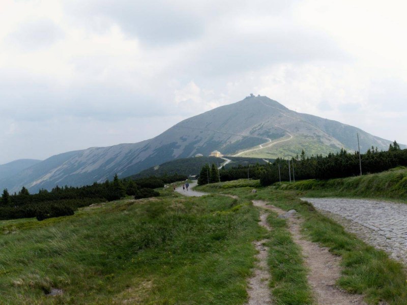 Nejvyšší vrch Krkonoš Sněžka.