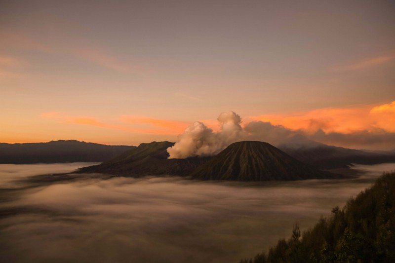 Západ slunce a sopka Bromo