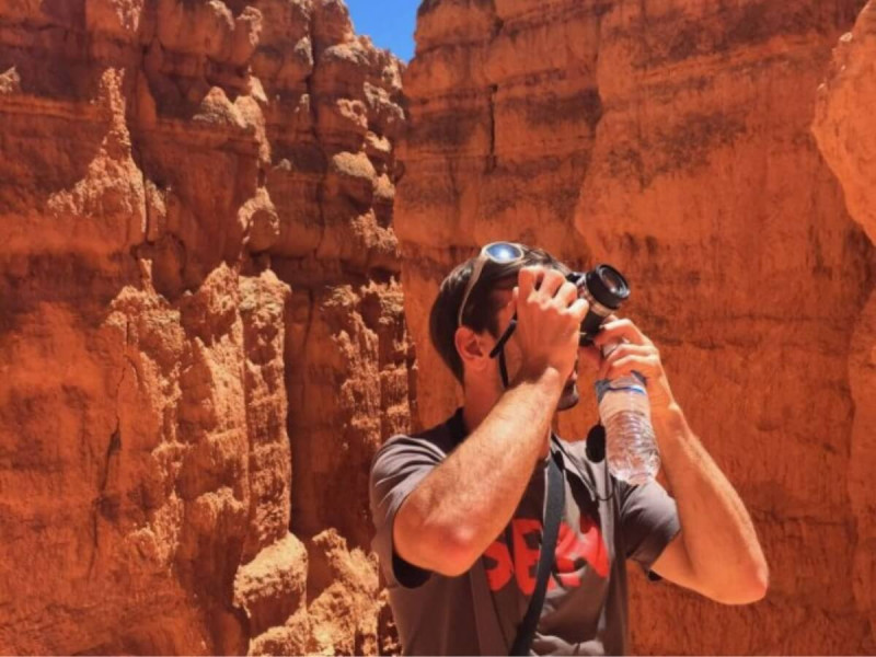 Průvodce CK SEN fotografuje přírodu v Grand Canyon.