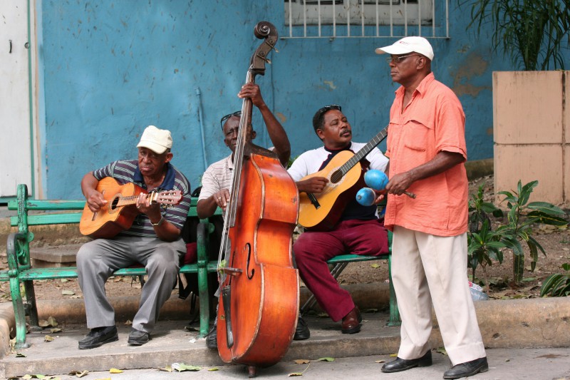 Pouliční atmosféra v Santiago de Cuba.
