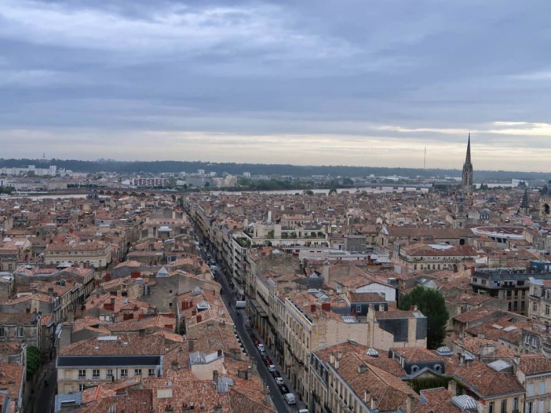 Výhled na město Bordeaux.
