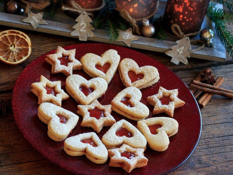 Tradiční vánoční koláčky Weihnachtsplätzchen.