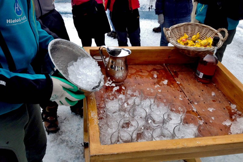 300letý led a 12letá whisky na ledovci Perito Moreno.