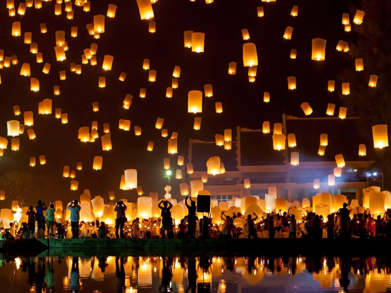 Festival lampionů Yi Peng.
