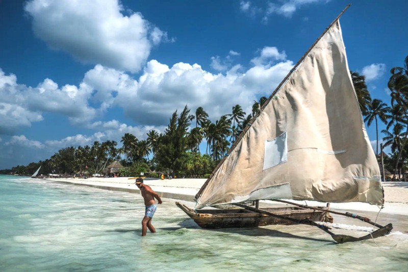 Lodička na Zanzibaru.