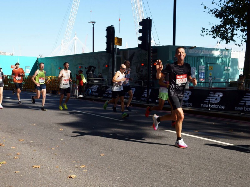 Jozef Zelizňák během maratonu v Londýně.