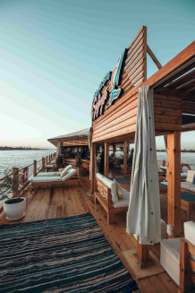 Luxus anglické šlechty konce 19. století. Umožní nám žažit víc.