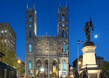 Montreal - Historcká část Place d´Armes a bazilika Notre Dame