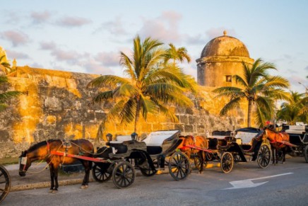 Pevné ochranné zdi historické Cartageny