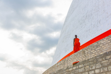 Vitajte na Ostrove mystiky. V rajskej záhrade. Ako najväčší organizátor zájazdov na Srí Lanku sme pre Vás pripravili bezpečnú a prepracovanú cestu plnú unikátnych pamiatok, prírody a oddychu.