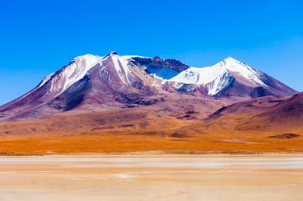 Zasněžené sopky Bolívie