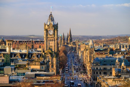 Pohled na hlavní třídu v Edinburghu 