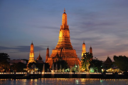 Noční pohled na chrám Wat Arun 