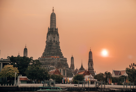 Chrám Wat Arun při západu slunce 