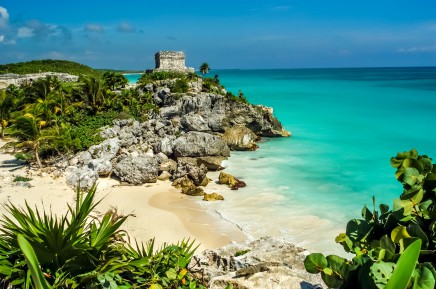 Pyramidy Tulum na pobřeží azurového Karibiku