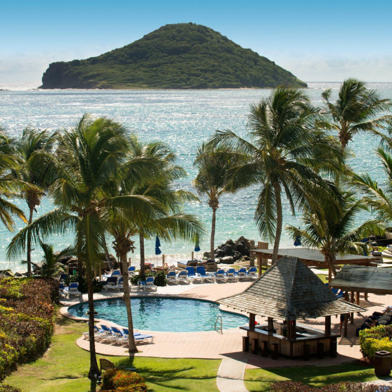 Náš základní hotel Coconut Bay beach resort and spa se službami all inclusive.