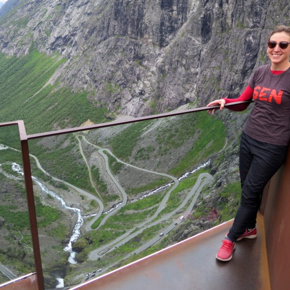 Vyfotíte se na vyhlídce nad Trolí cestou