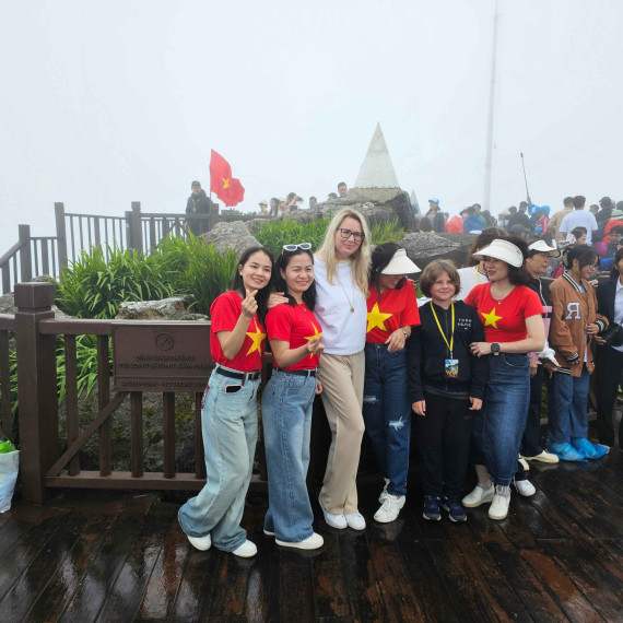 Fan Si Pan (3143 m.n.m.) - vrchol Vietnamu.