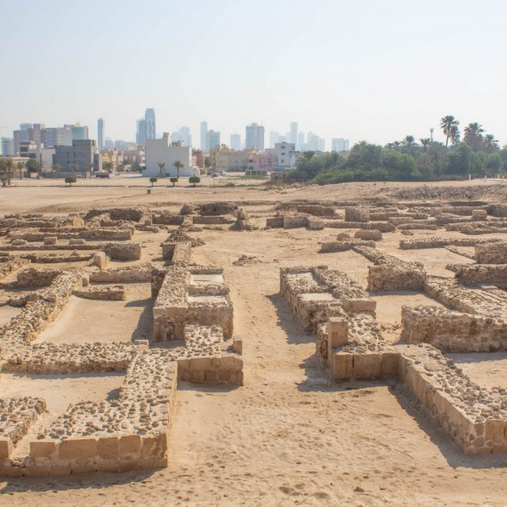 V Bahrajnu se proplétá historie s moderní výstavbou