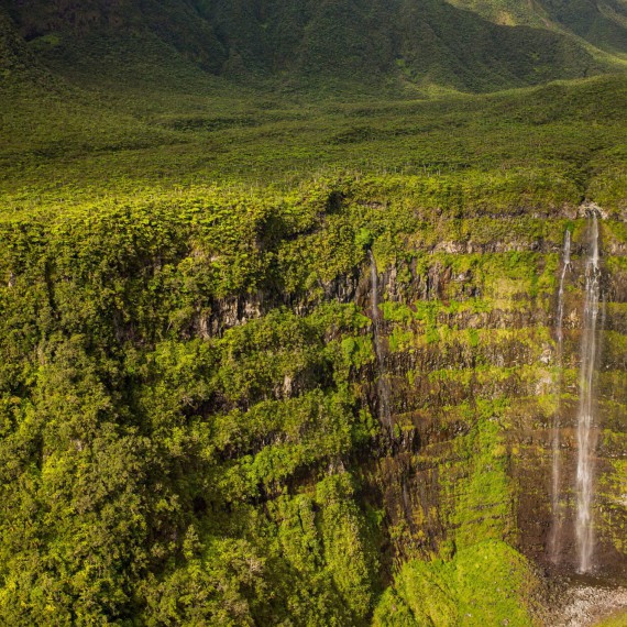 Výhledy na Piton des Neiges (Sněžný vrch), který je se svými 3069 m nejvyšším vrchem Indického oceánu