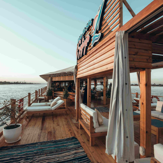 Luxus anglické šlechty konce 19. století. Umožní nám žažit víc.